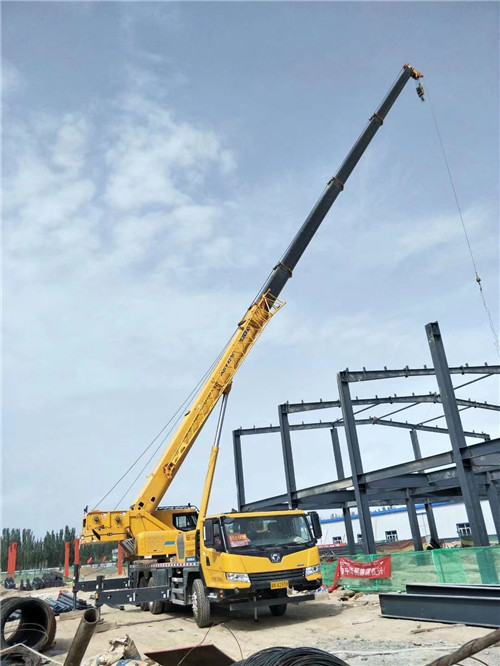 铁西区超高层建筑钢结构吊装案例